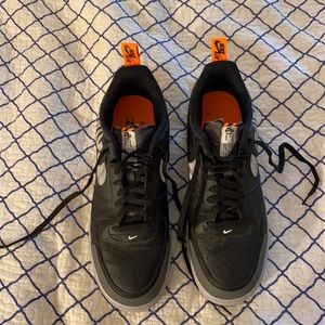 Nike Air Force 1 LV8 2